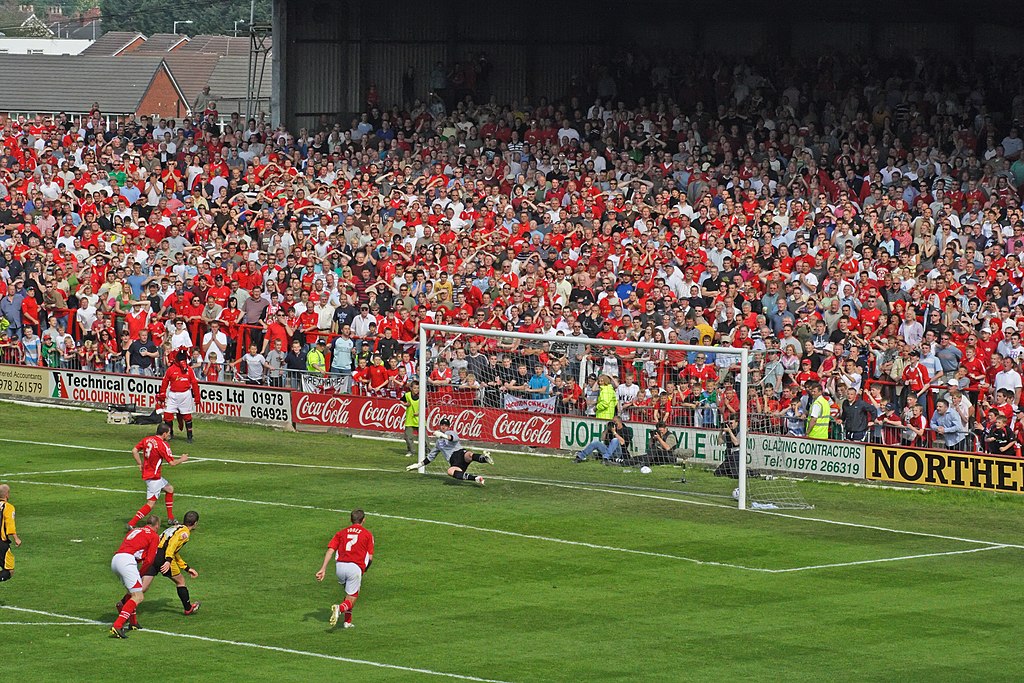 Racecourse Ground